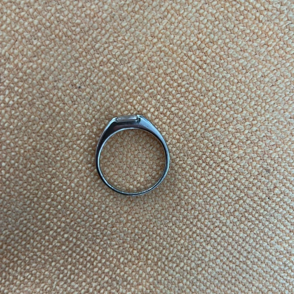 Silver ring size 8 or 9 - Picture 3 of 4